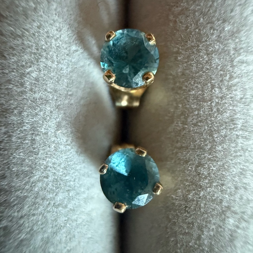 14 k Gold Aquamarine Studs
